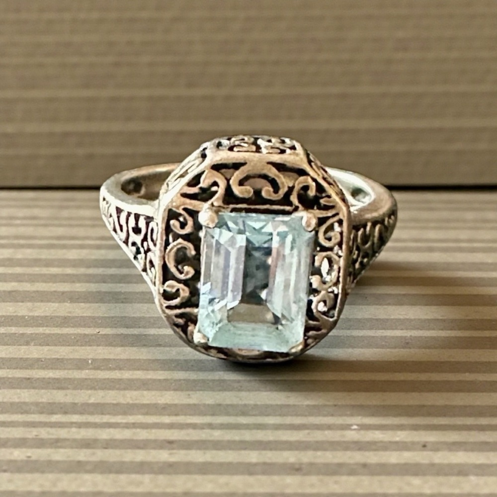 Vintage Emerald cut Blue Topaz Filigree ring Size 6.5